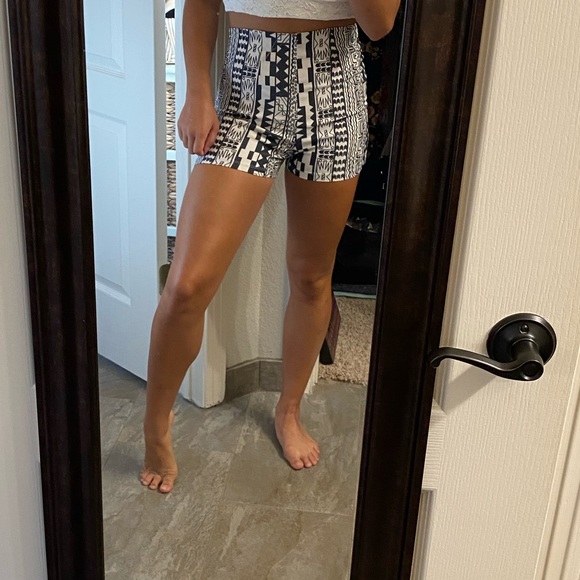 Dark grey and white patterned high waisted shorts - Picture 1 of 3